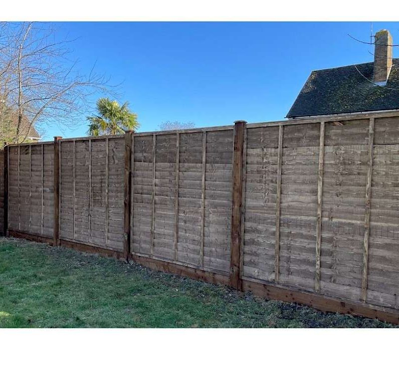 Heavy Duty Overlap Panel Fencing- Welwyn Garden City