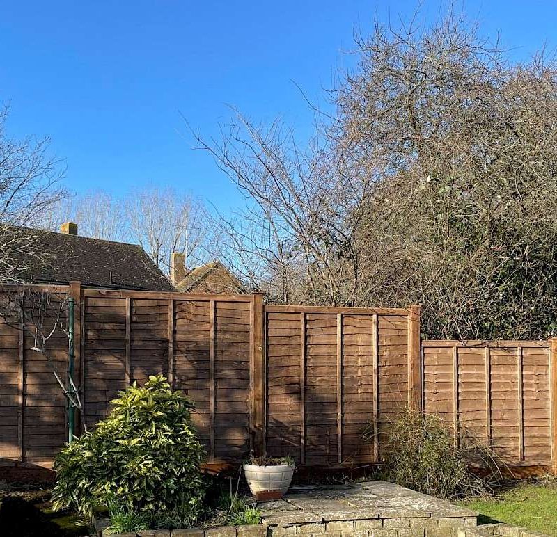 Heavy Duty Overlap Panel Fencing- Welwyn Garden City